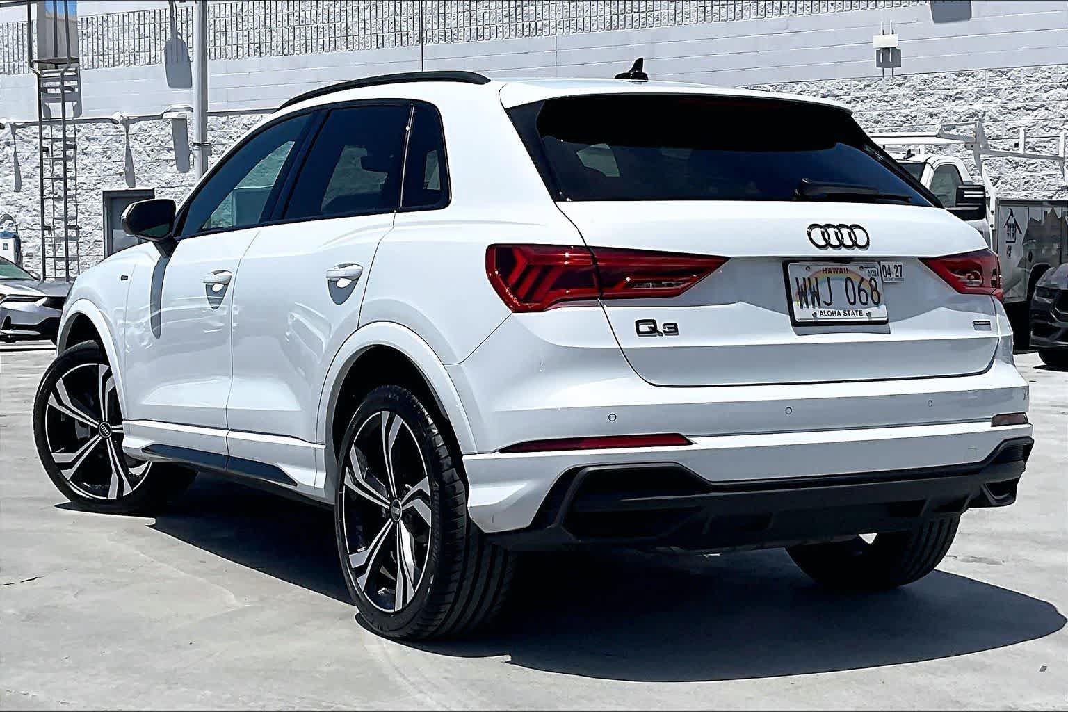 Used 2023 Audi Q3 2.0T Premium Plus w/ Premium Plus Package AWD/4WD image 4