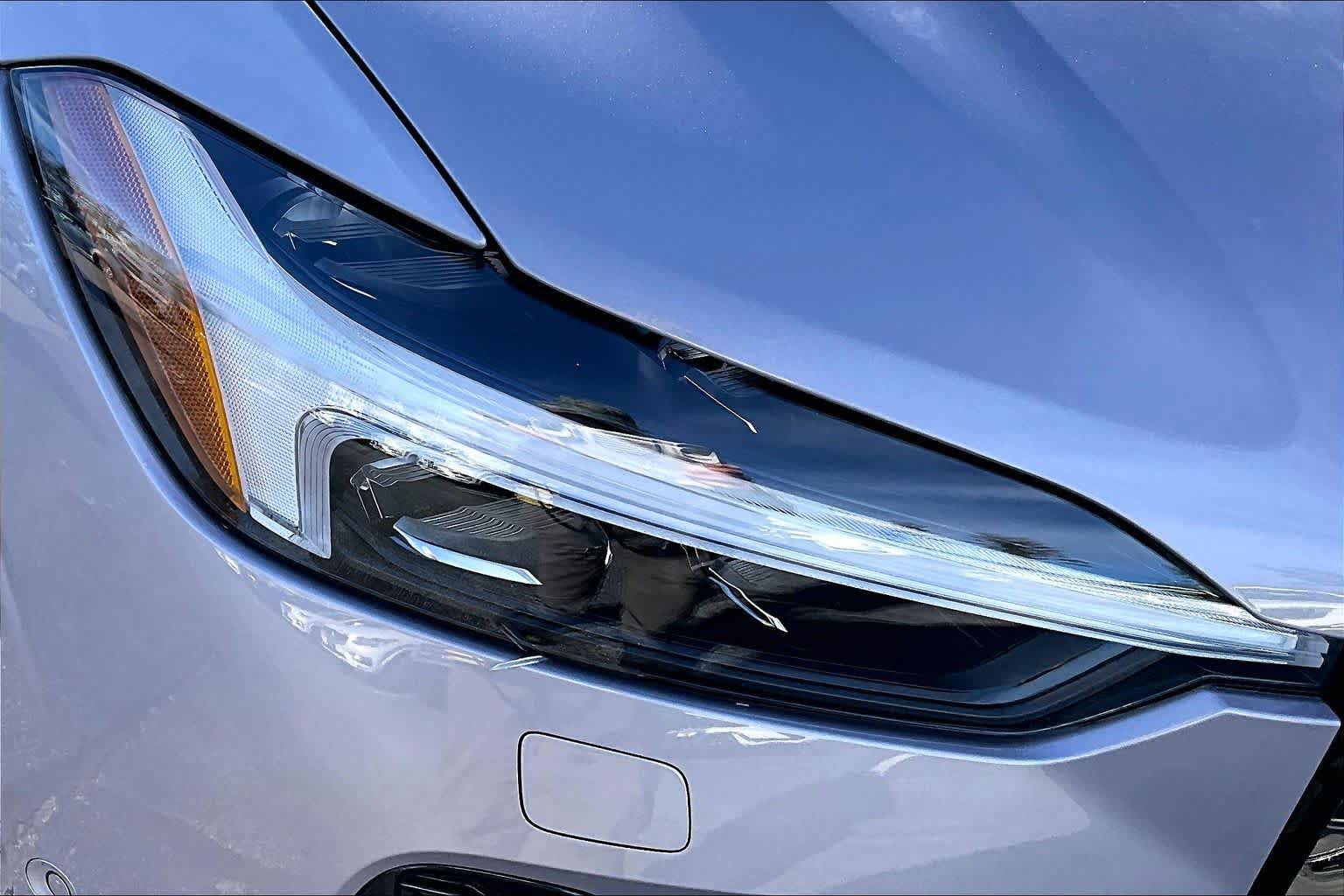New 2026 Volvo XC60 B5 Plus w/ Protection Package Premier AWD/4WD image 15