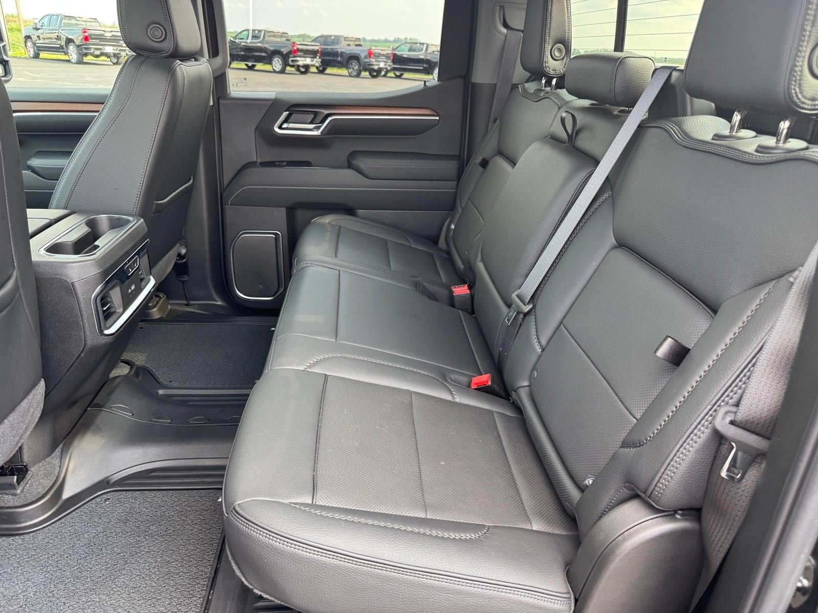 Used 2026 GMC Sierra 1500 Denali w/ Denali Reserve Package AWD/4WD image 8