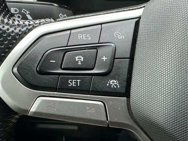 Used 2022 Volkswagen Atlas SEL R-Line image 23