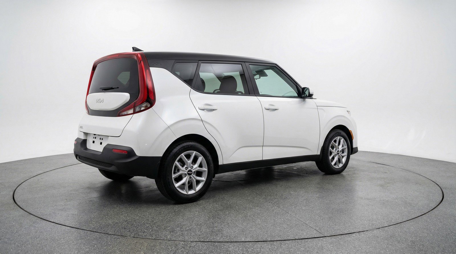 Used 2025 Kia Soul LX w/ LX Technology Package FWD image 7