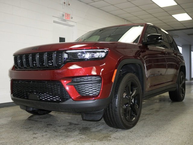 Certified 2025 Jeep Grand Cherokee Altitude image 20