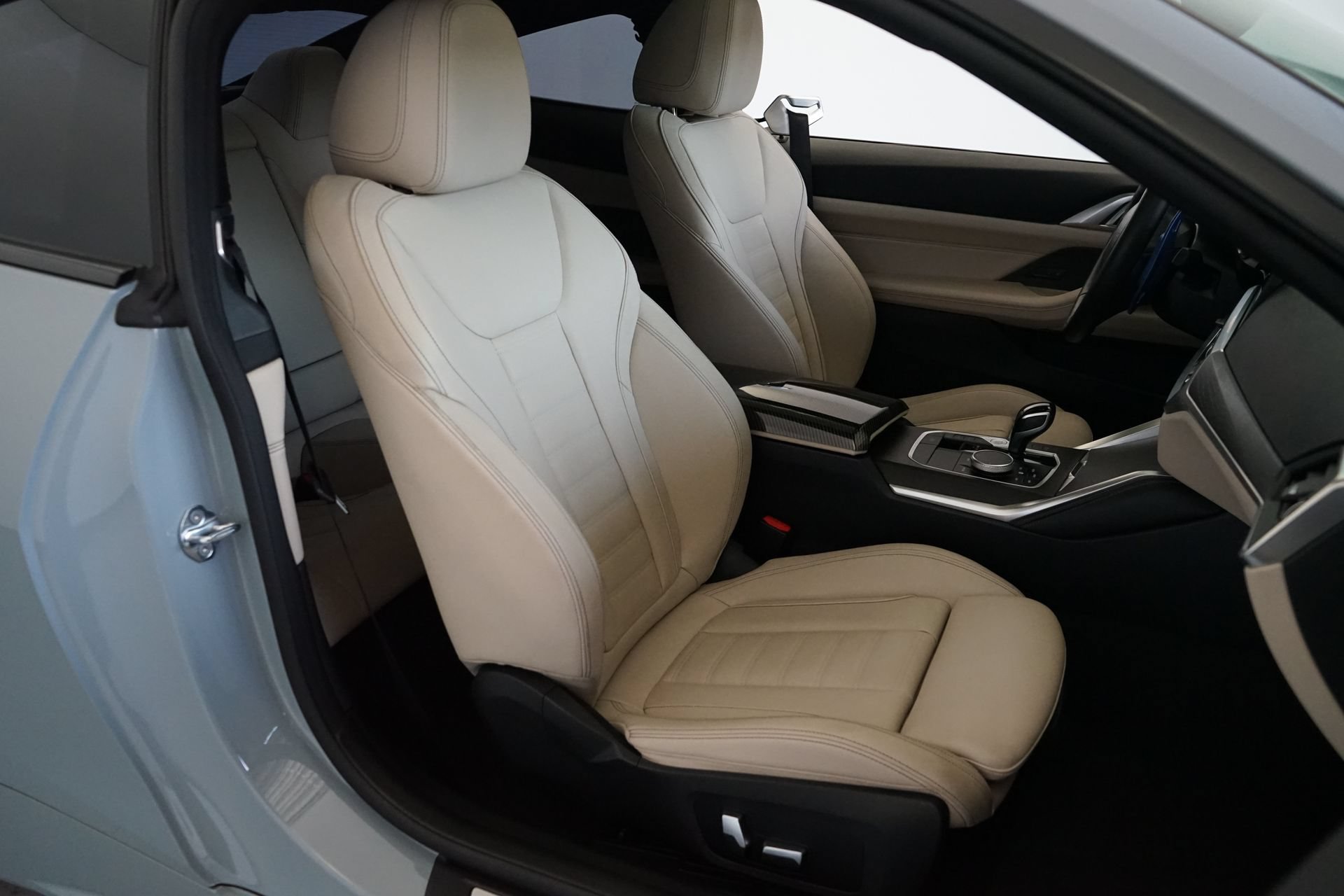 Used 2022 BMW M440i Coupe w/ Premium Package RWD image 4
