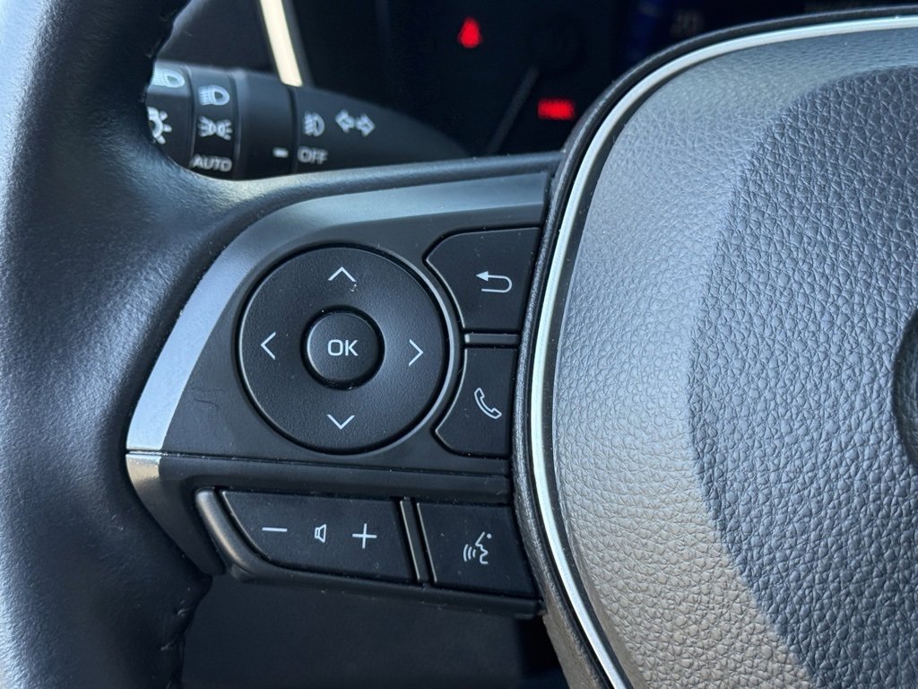 Certified 2022 Toyota Corolla Cross XLE image 24