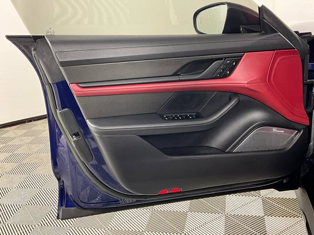 Used 2023 Porsche Taycan Turbo S image 18