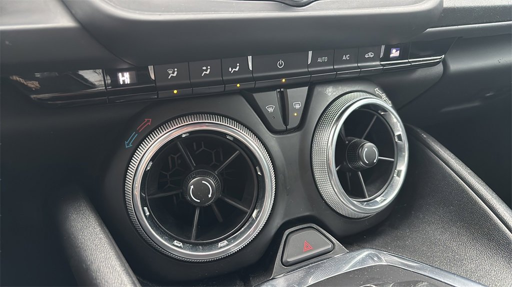 Used 2020 Chevrolet Camaro LT image 22