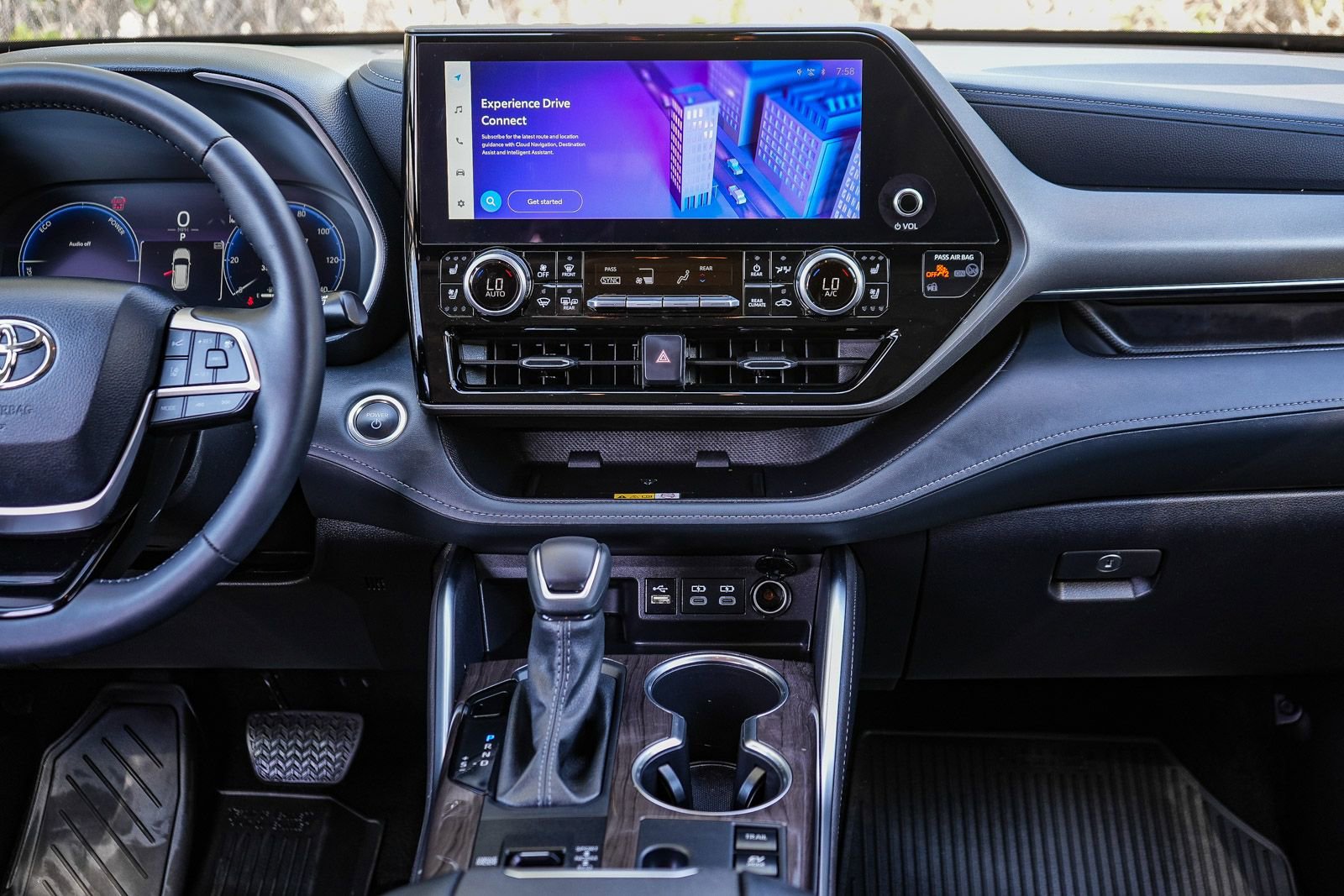 Certified 2025 Toyota Highlander Limited image 12