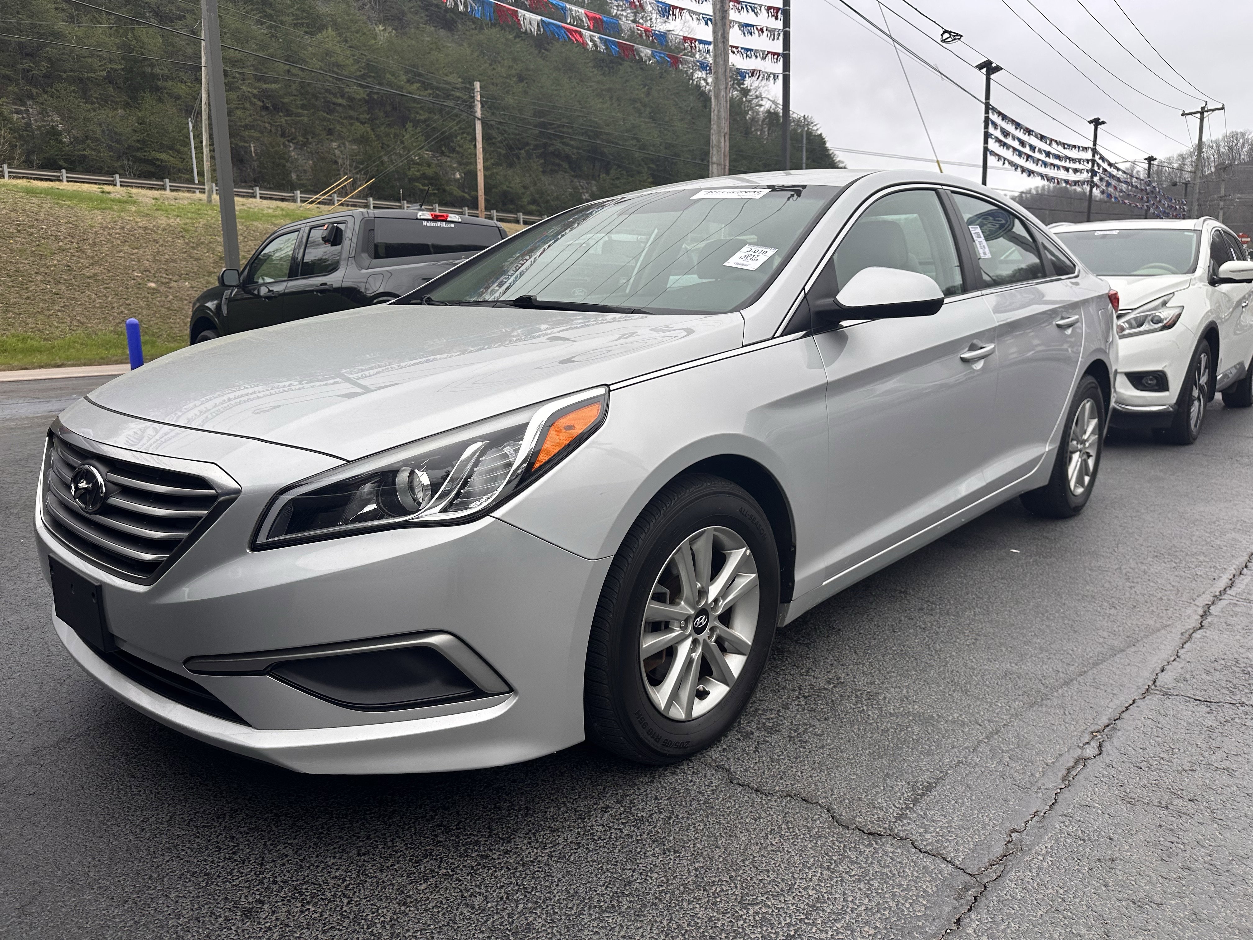 Used 2017 Hyundai Sonata SE image 4