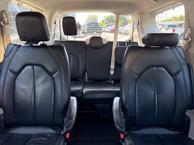 Used 2019 Chrysler Pacifica Touring-L FWD image 25