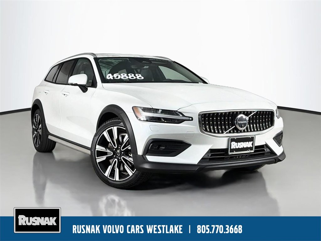 Certified 2025 Volvo V60 B5 Cross Country Ultra AWD/4WD image 1