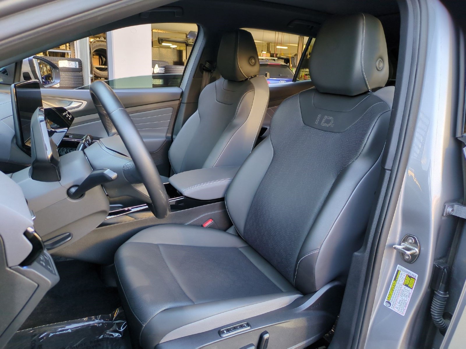 Used 2023 Volkswagen ID.4 Pro S RWD image 30