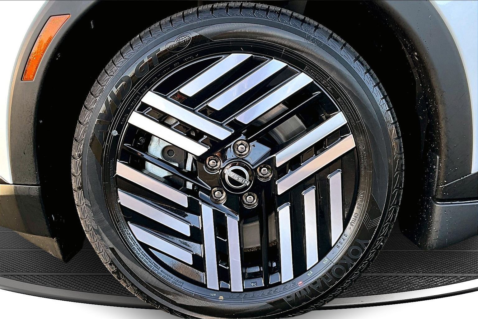 Used 2026 Nissan Leaf SV+ w/ Floor Mat Package (SV+) FWD image 12