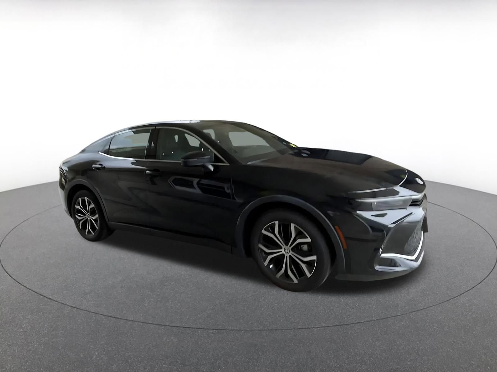 Used 2025 Toyota Crown XLE video 2