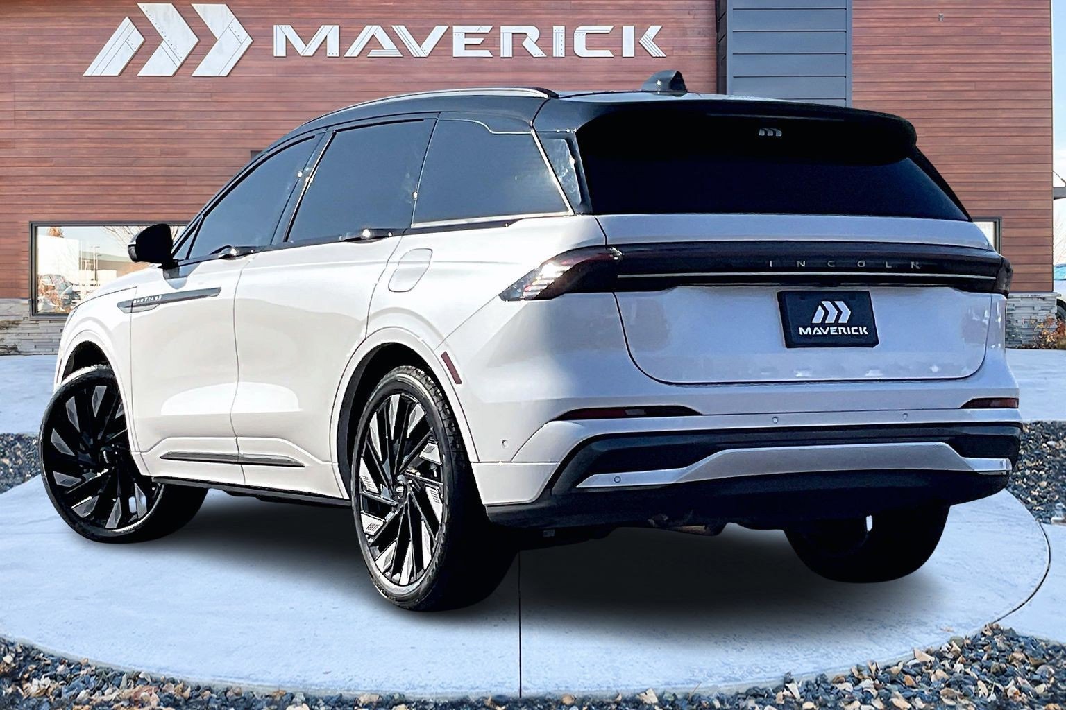 Used 2024 Lincoln Nautilus Black Label w/ Jet Appearance Package (87T) image 4