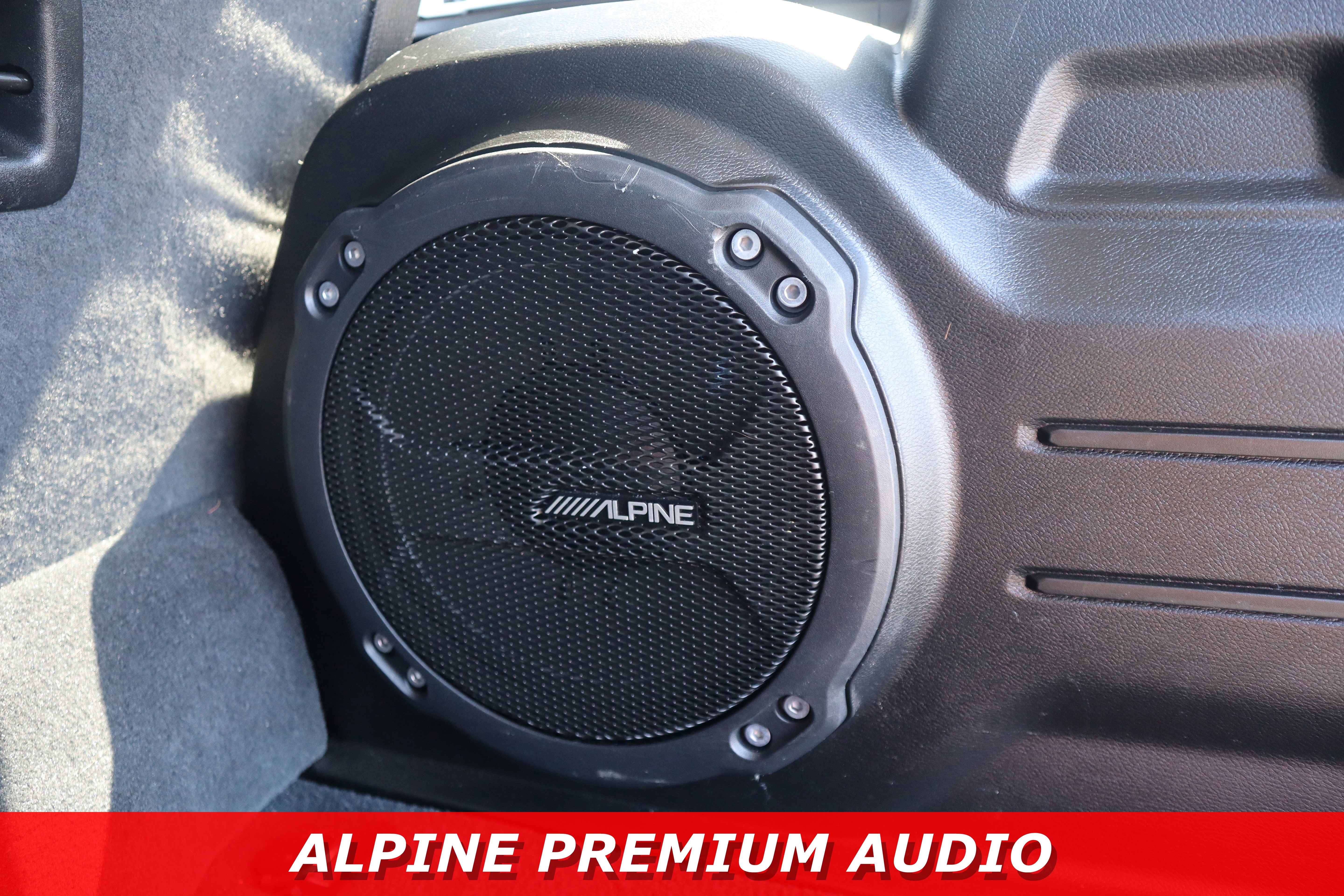 Used 2022 Jeep Wrangler Unlimited Sahara w/ Cold Weather Group image 23