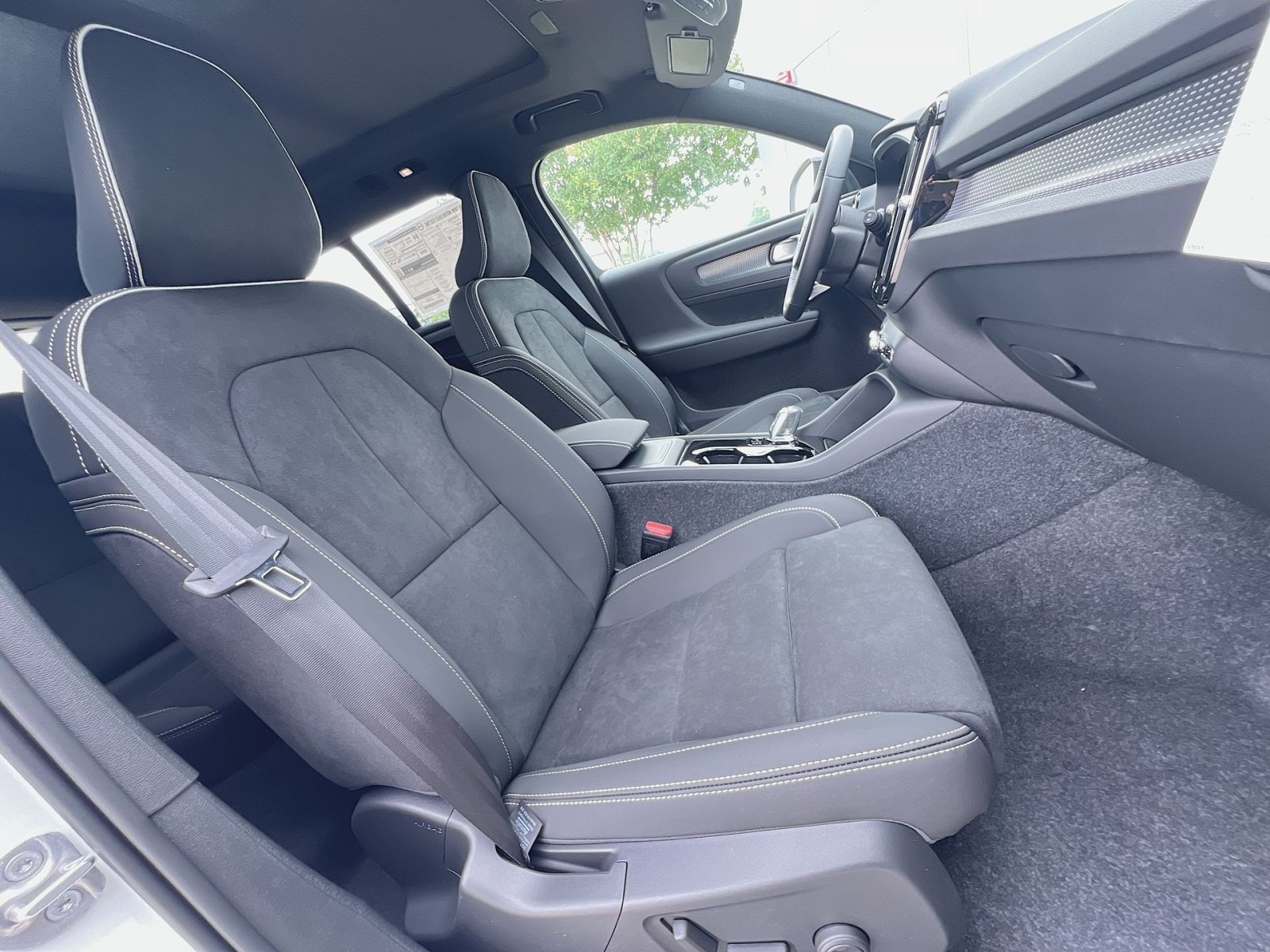 New 2026 Volvo EX40 Ultra AWD/4WD image 27