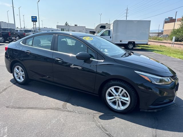 Used 2017 Chevrolet Cruze LT w/ Convenience Package FWD image 7