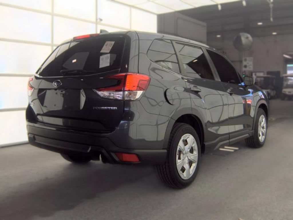 Used 2023 Subaru Forester AWD/4WD image 4