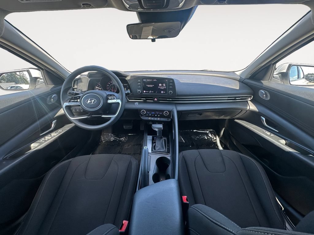 Used 2022 Hyundai Elantra SEL w/ Cargo Package FWD image 12