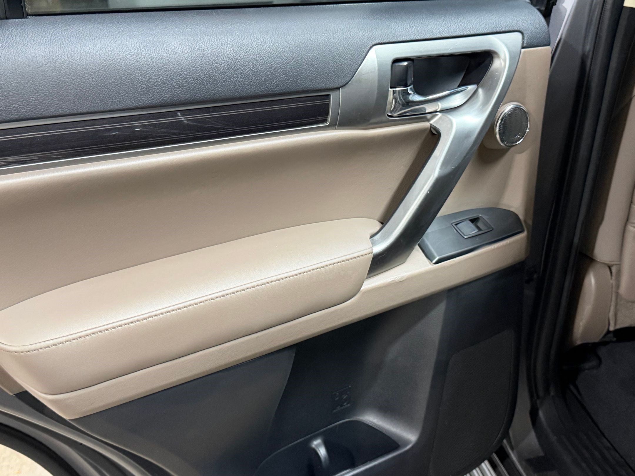 Used 2023 Lexus GX 460 Premium AWD/4WD image 39