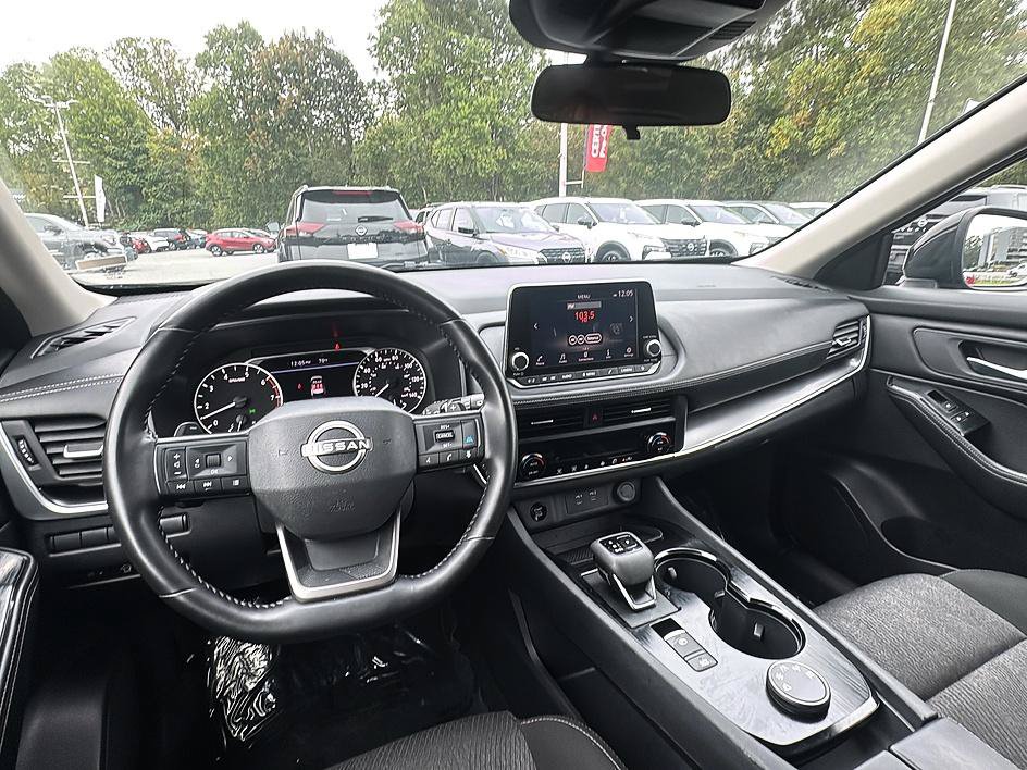 Certified 2025 Nissan Rogue SV AWD/4WD image 37