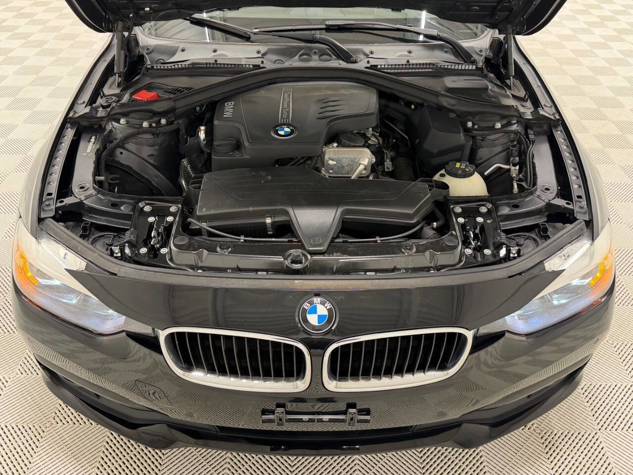 Used 2016 BMW 320i Sedan image 23