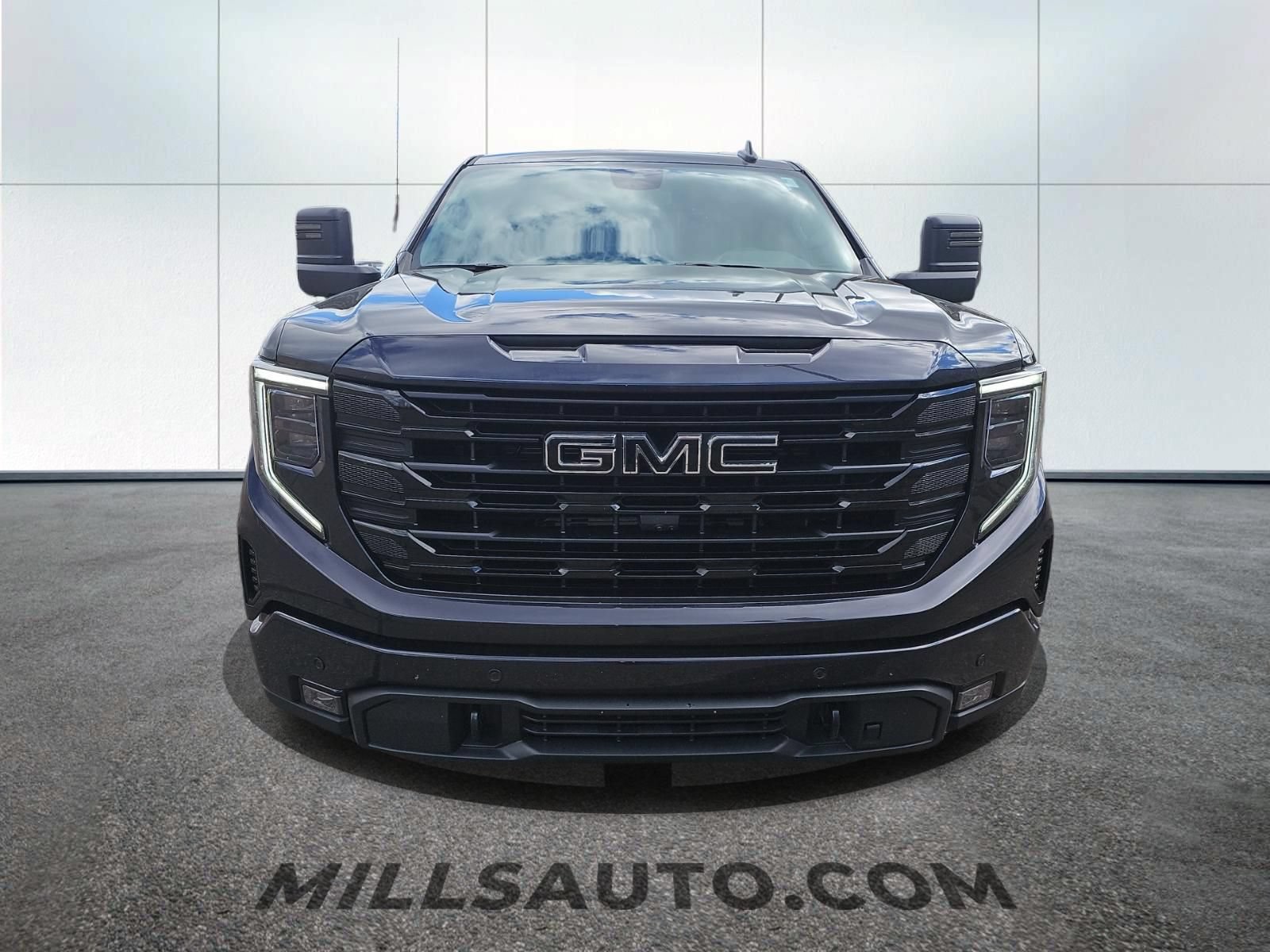 Used 2024 GMC Sierra 1500 Elevation w/ Elevation Premium Package AWD/4WD image 2