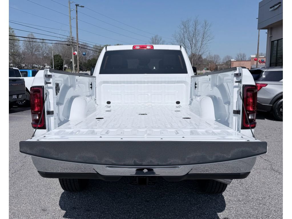 New 2026 RAM 2500 Tradesman w/ Chrome Appearance Group AWD/4WD image 8