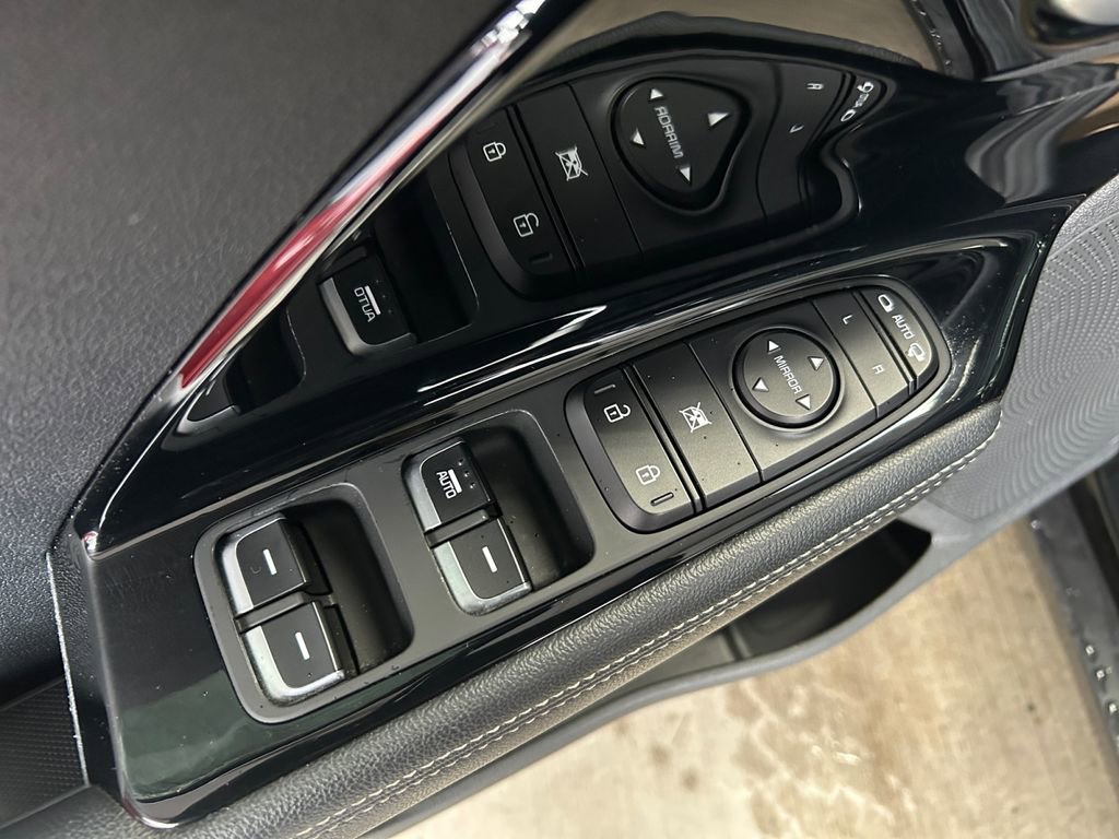 Used 2021 Kia Niro Touring image 23