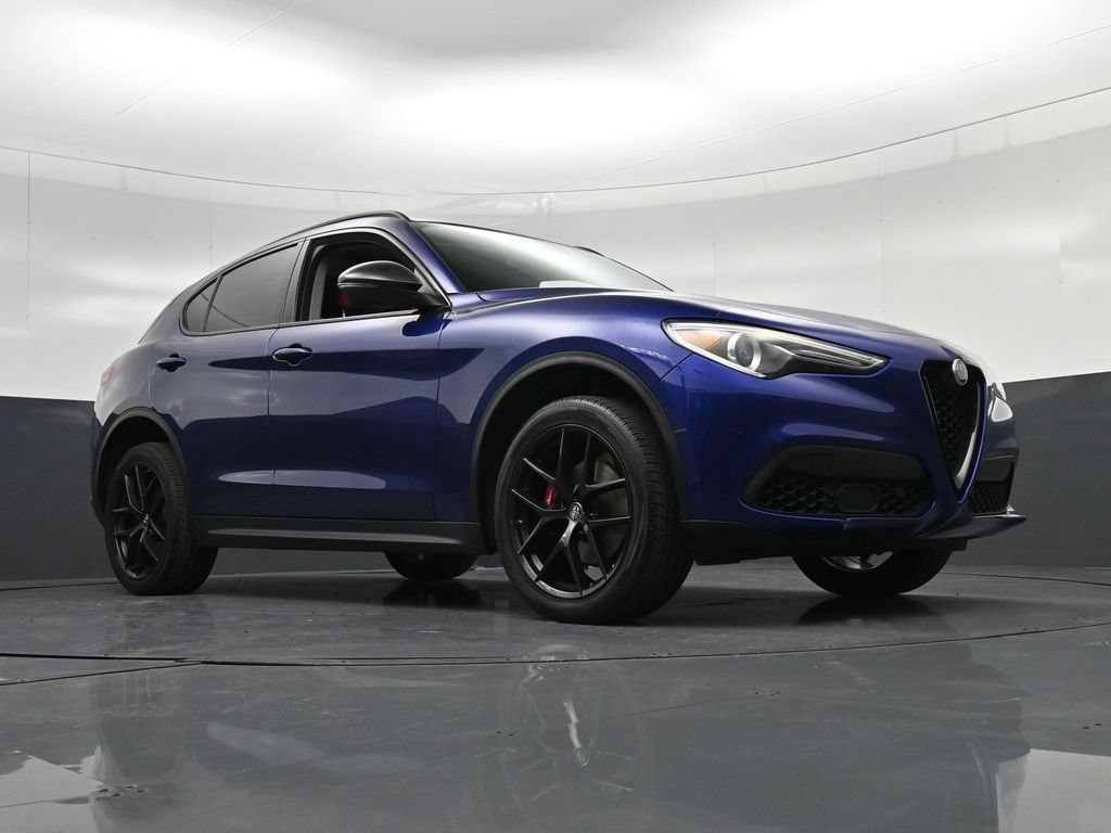 Used 2020 Alfa Romeo Stelvio w/ Nero Edizione RWD image 18