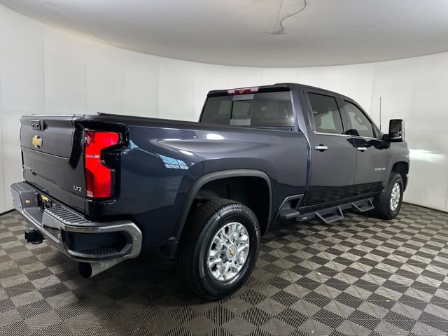 Used 2024 Chevrolet Silverado 2500 LTZ w/ LTZ Premium Package AWD/4WD image 3