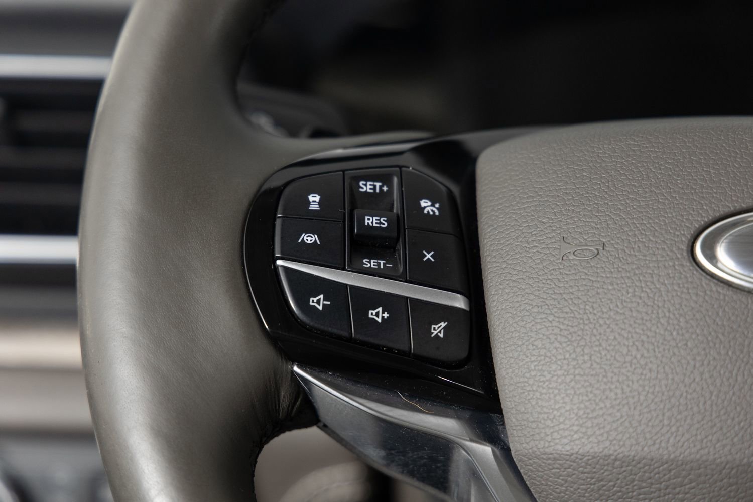 Used 2021 Ford Explorer Platinum w/ Equipment Group 601A image 32