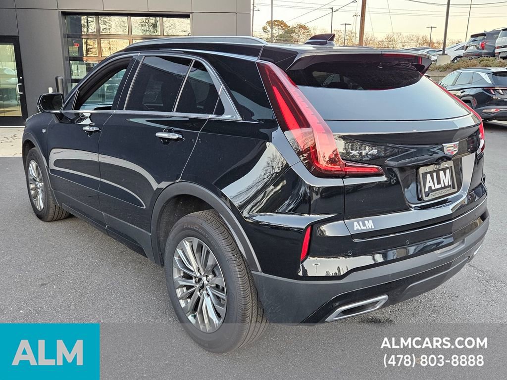 Used 2025 Cadillac XT4 Premium Luxury image 7