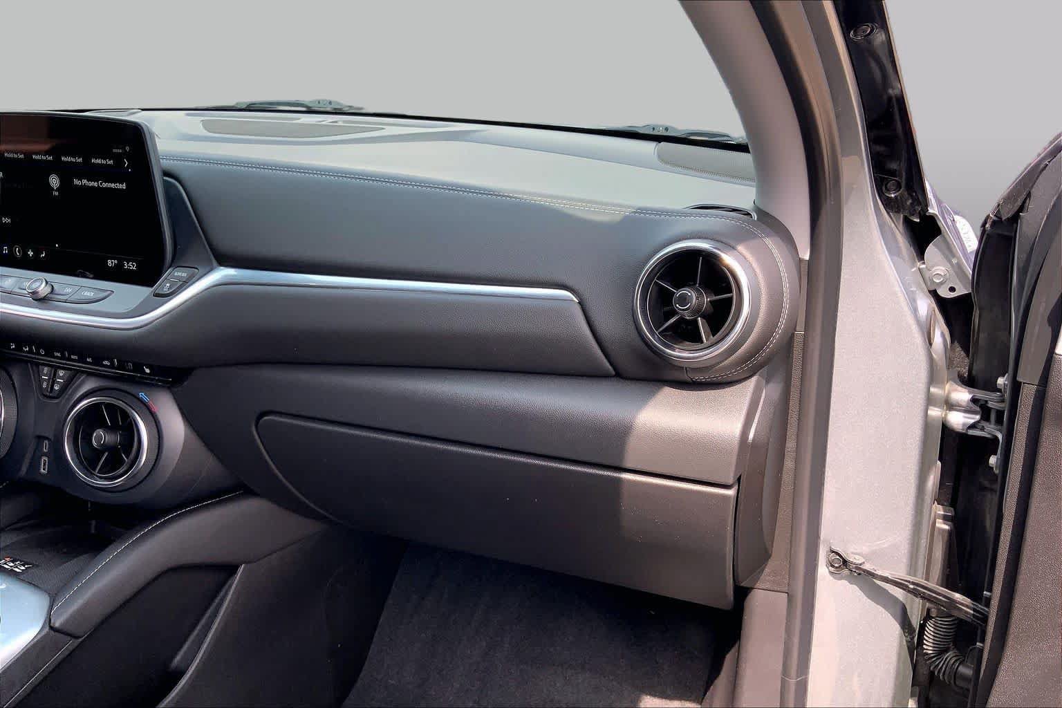 Used 2024 Chevrolet Blazer LT w/ Convenience Package FWD image 18