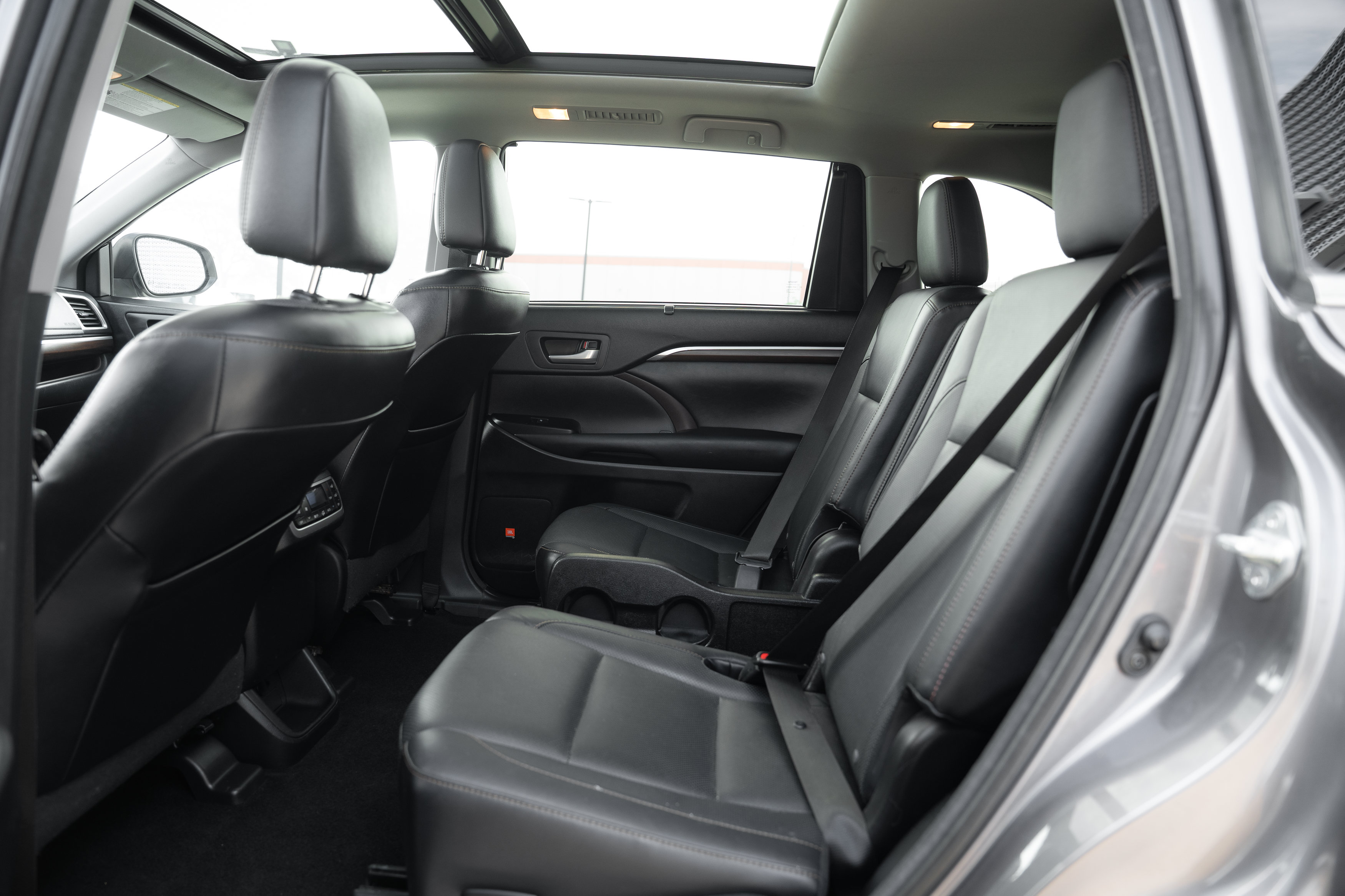 Used 2015 Toyota Highlander Limited Platinum AWD/4WD image 19
