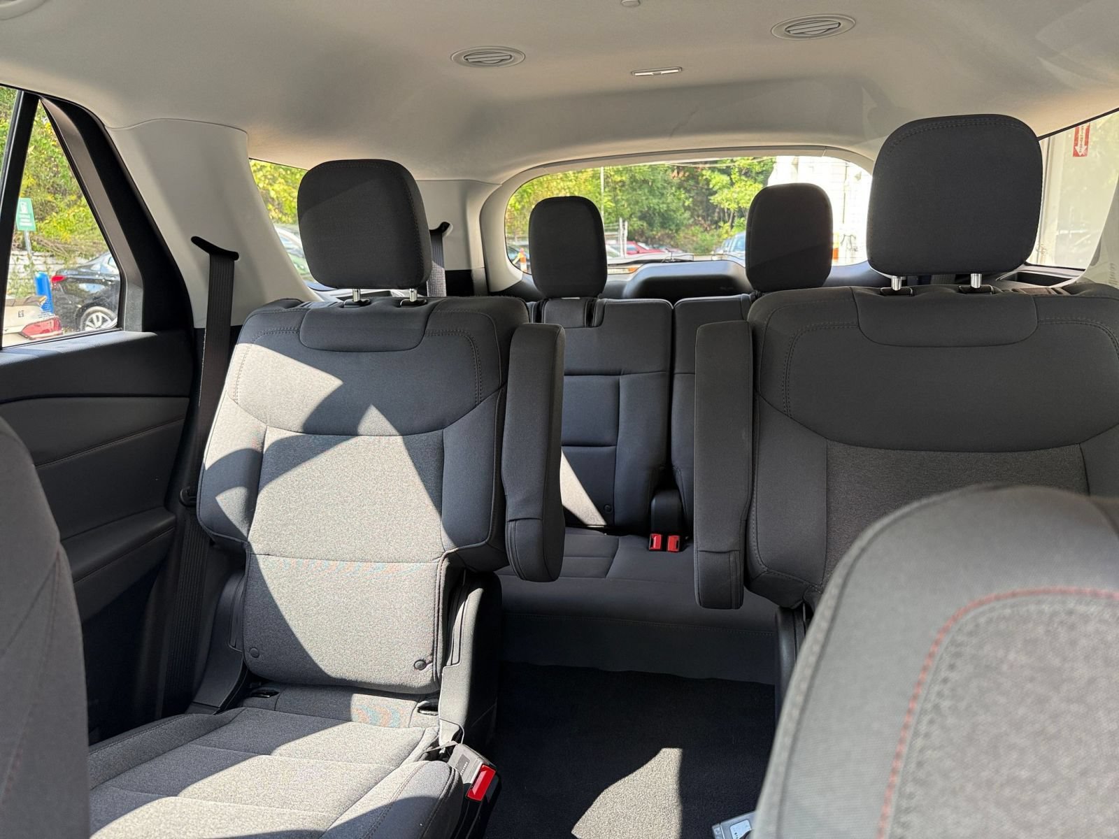 Used 2026 Ford Explorer Active AWD/4WD image 39