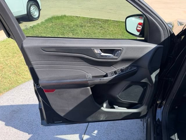 Certified 2023 Ford Escape ST-Line w/ Tech Pack #1 FWD image 8