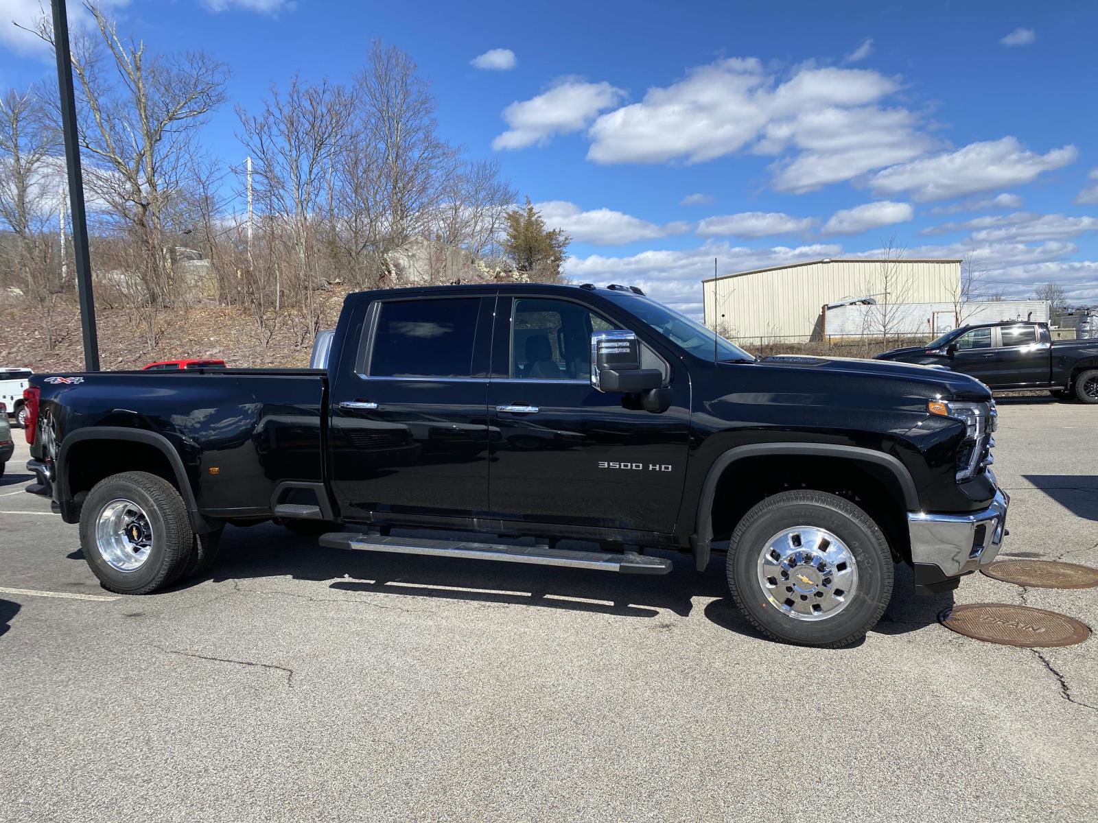 New 2026 Chevrolet Silverado 3500 LTZ w/ LTZ Plus Package AWD/4WD image 3