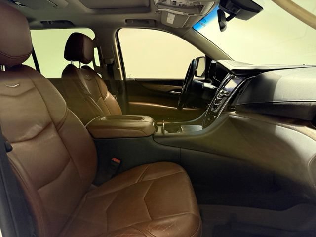 Used 2016 Cadillac Escalade Premium AWD/4WD image 32