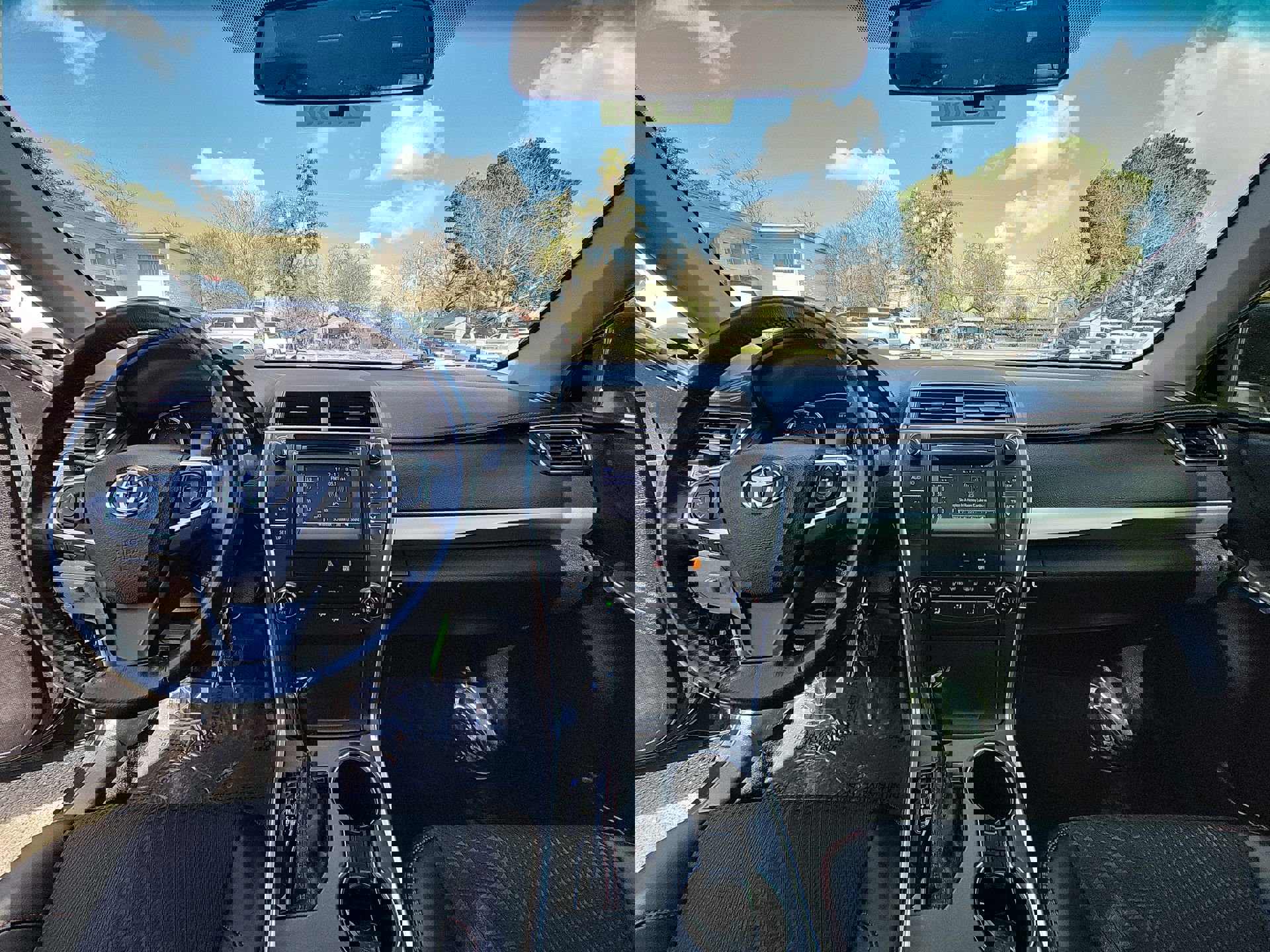 Used 2015 Toyota Camry SE image 25