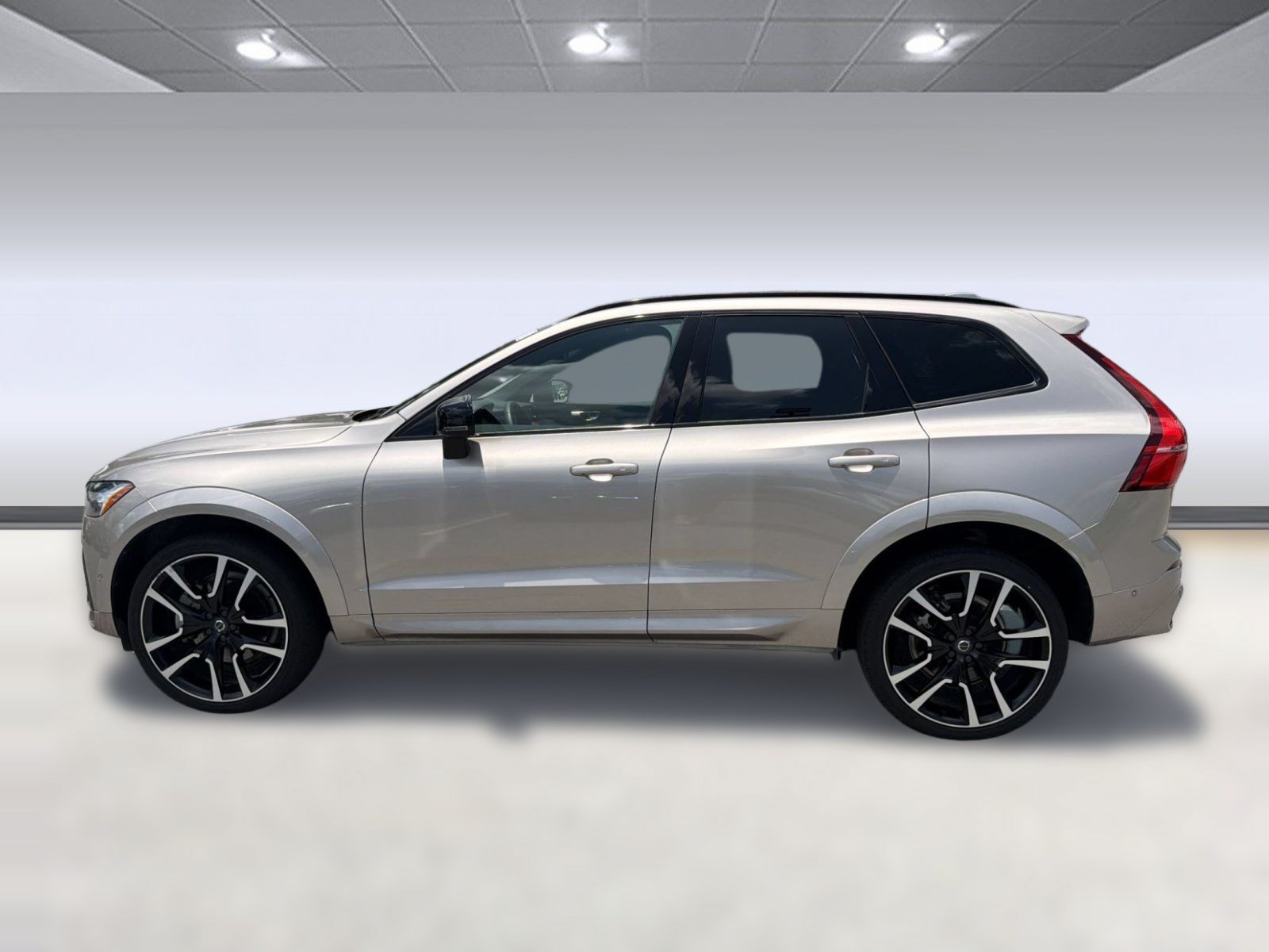 Certified 2024 Volvo XC60 B5 Ultimate AWD/4WD image 2
