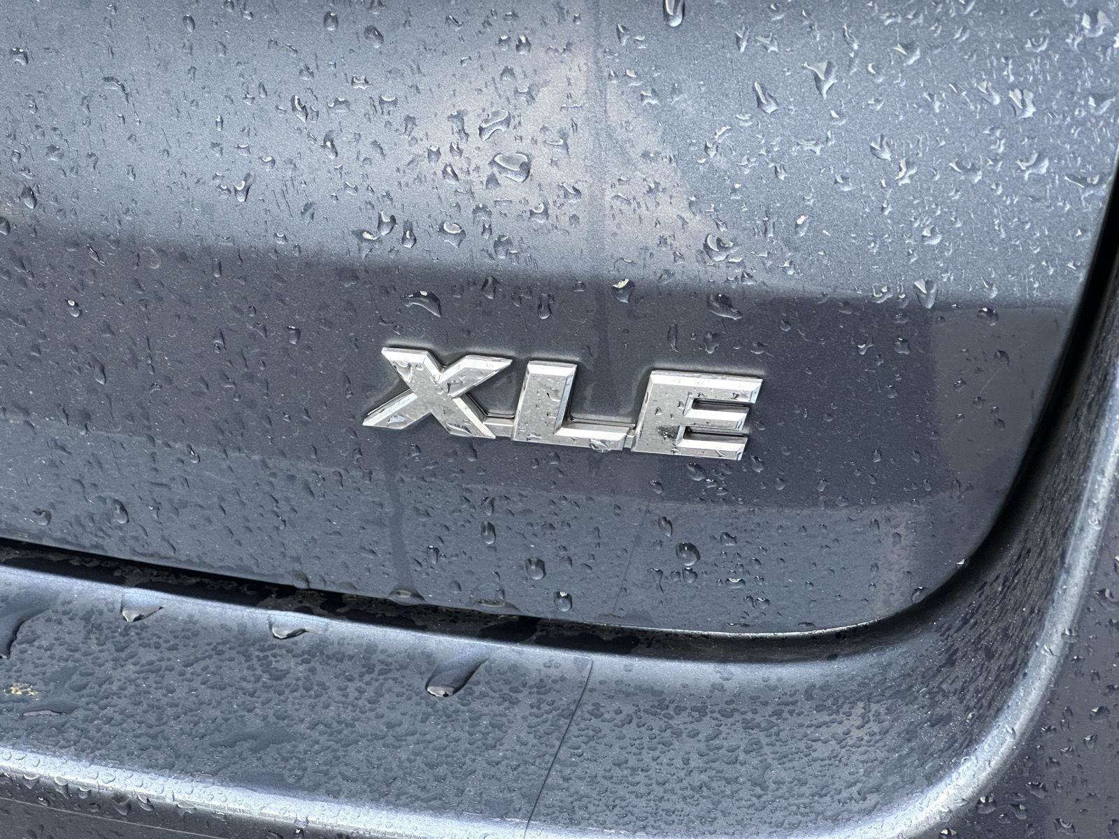 Used 2018 Toyota Highlander XLE image 10