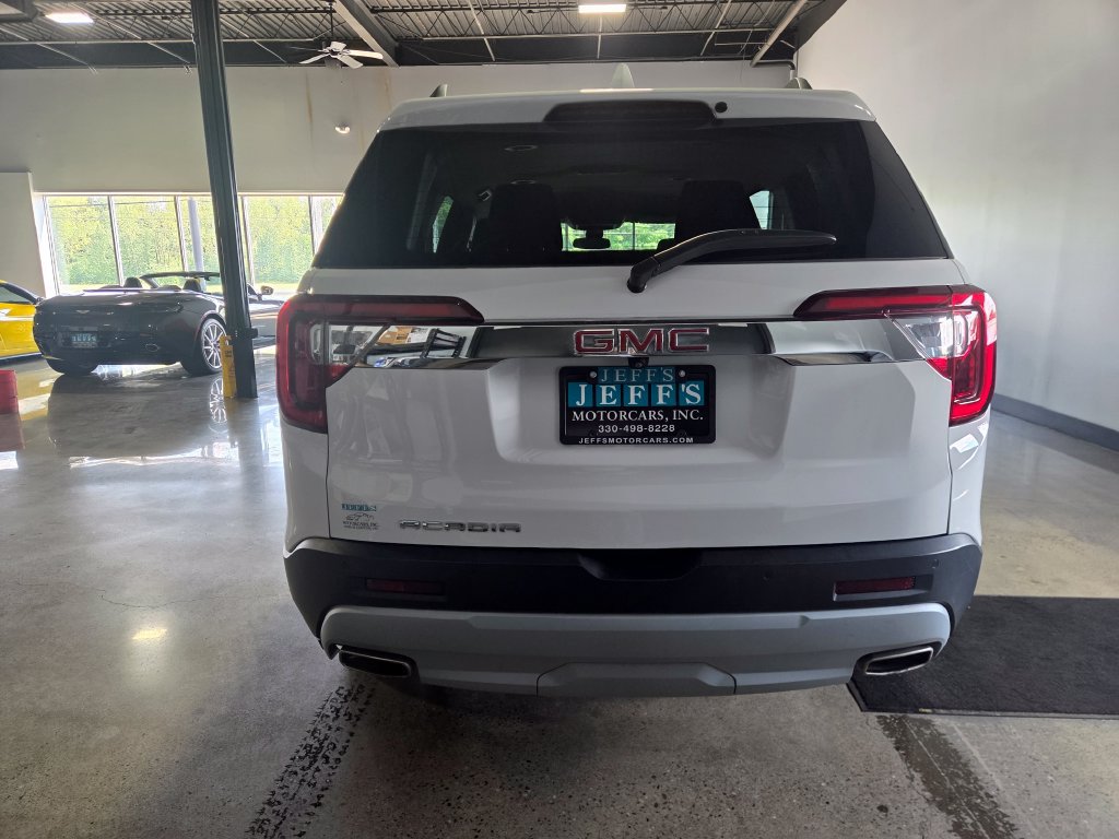 Used 2023 GMC Acadia SLE w/ Driver Convenience Package FWD image 4