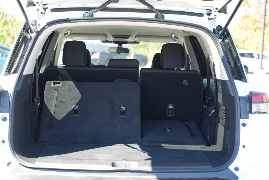 Used 2024 Nissan Pathfinder SV AWD/4WD image 18