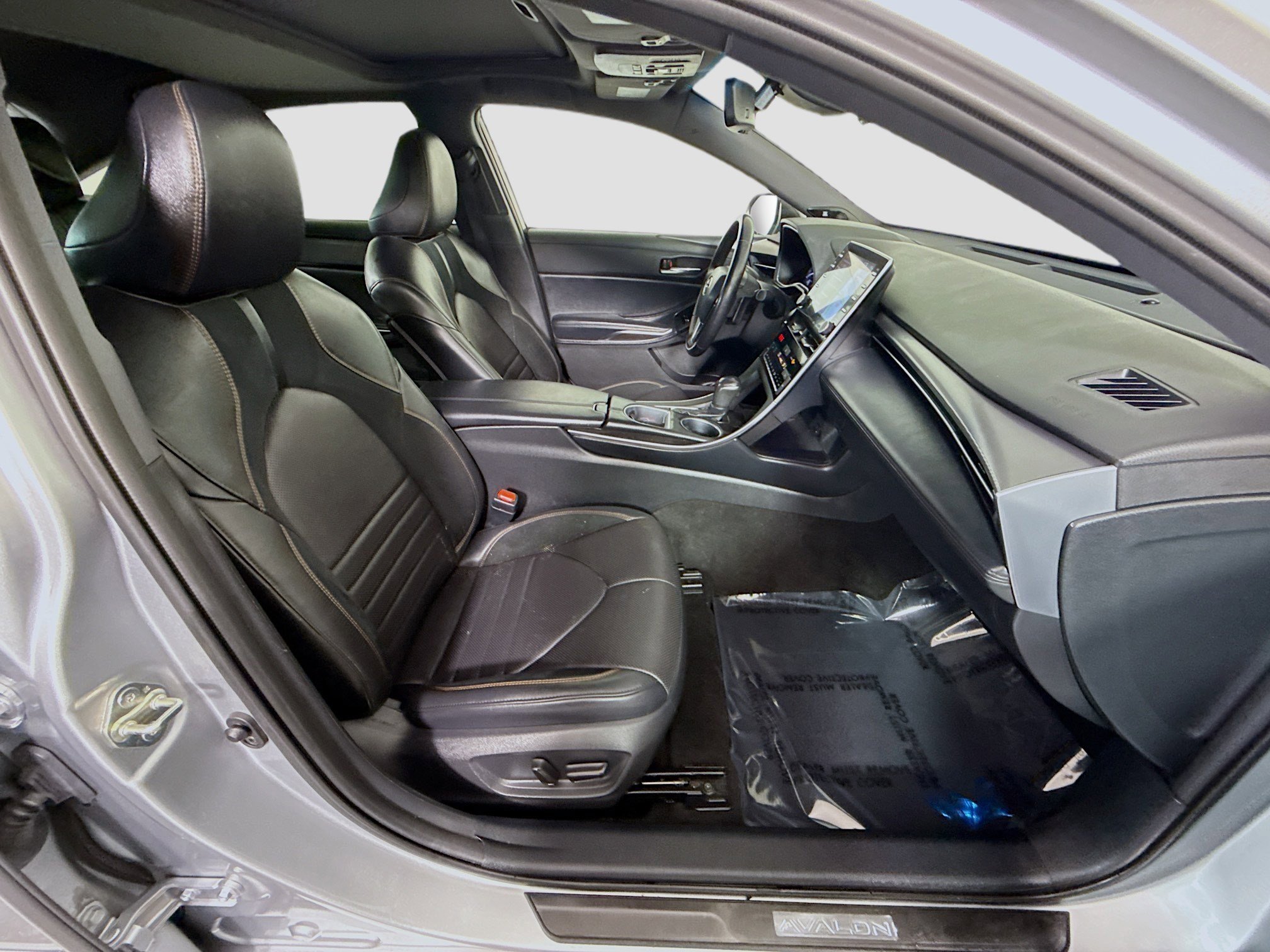 Used 2020 Toyota Avalon XSE w/ Protection Package FWD image 29