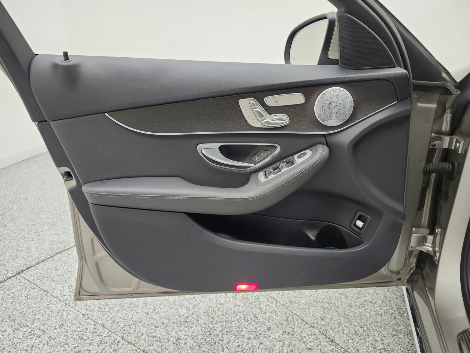 Used 2020 Mercedes-Benz C 300 Sedan image 12