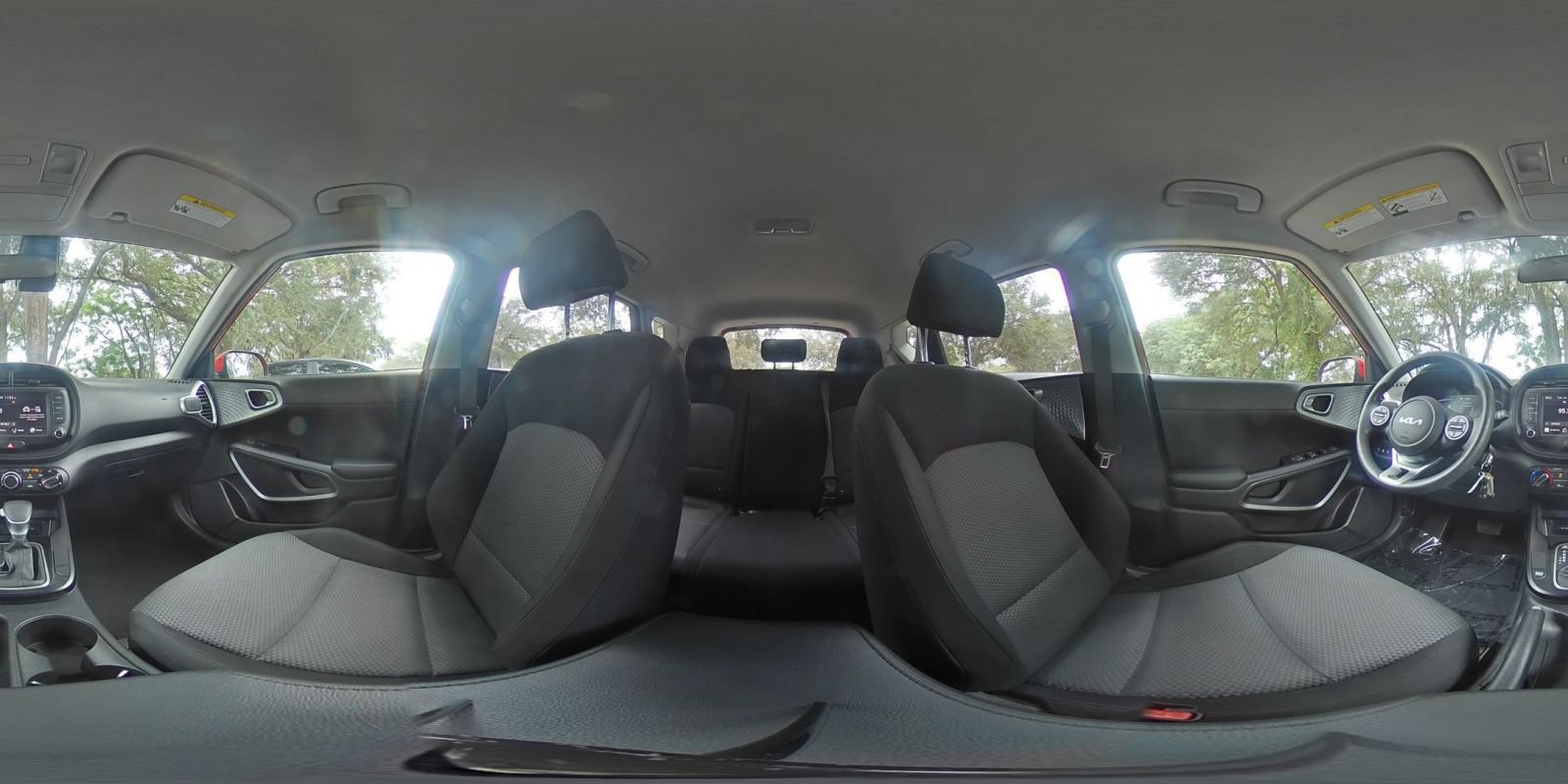 Used 2025 Kia Soul LX w/ LX Technology Package FWD image 39