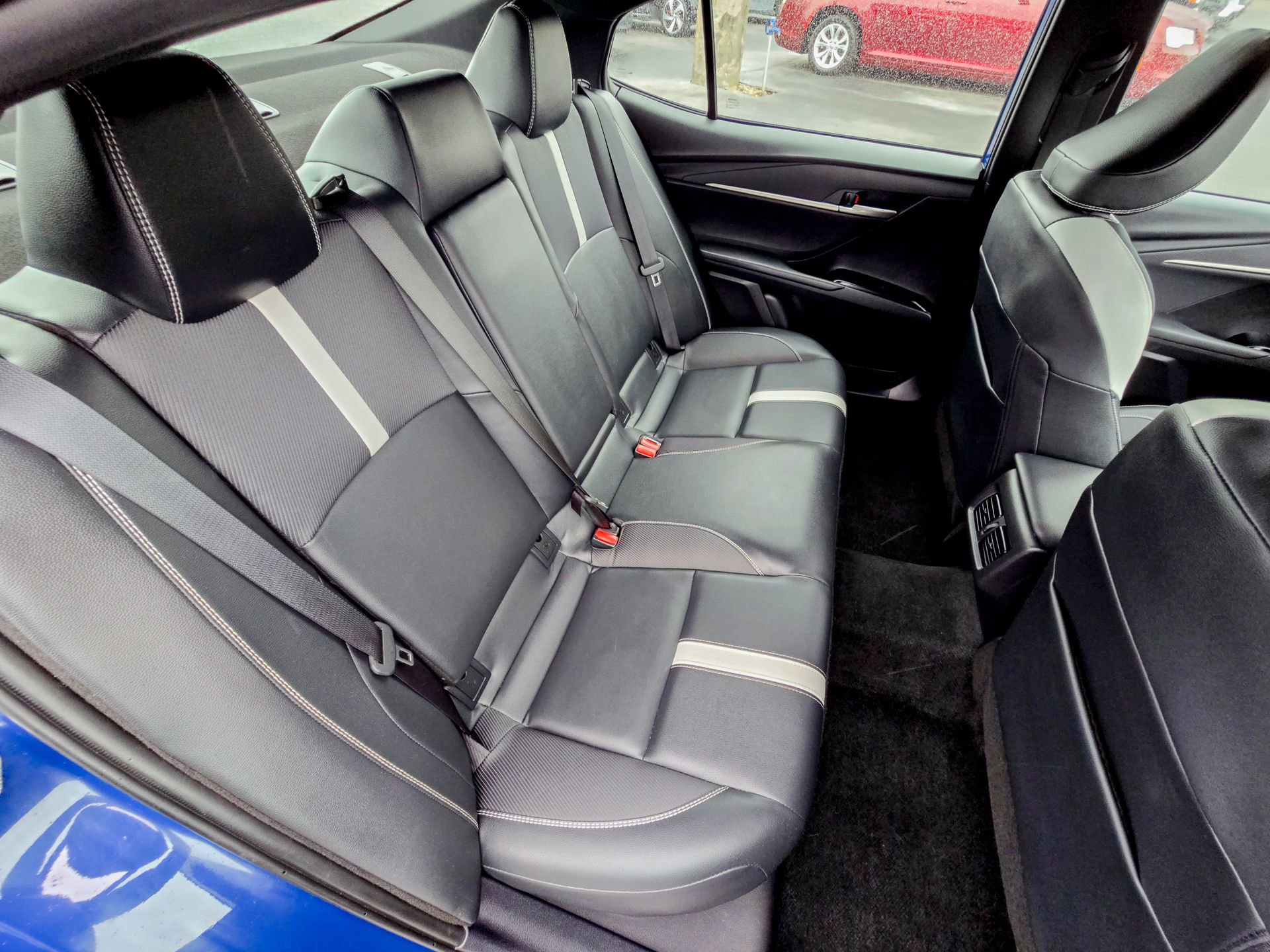 Used 2025 Toyota Camry SE image 32