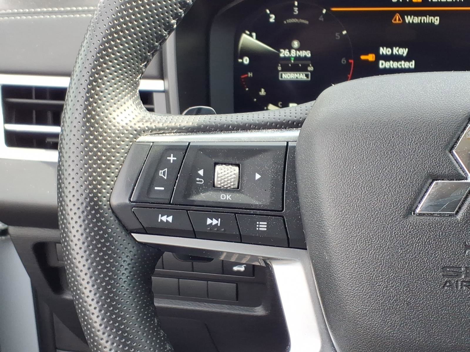 Used 2025 Mitsubishi Outlander SEL image 19