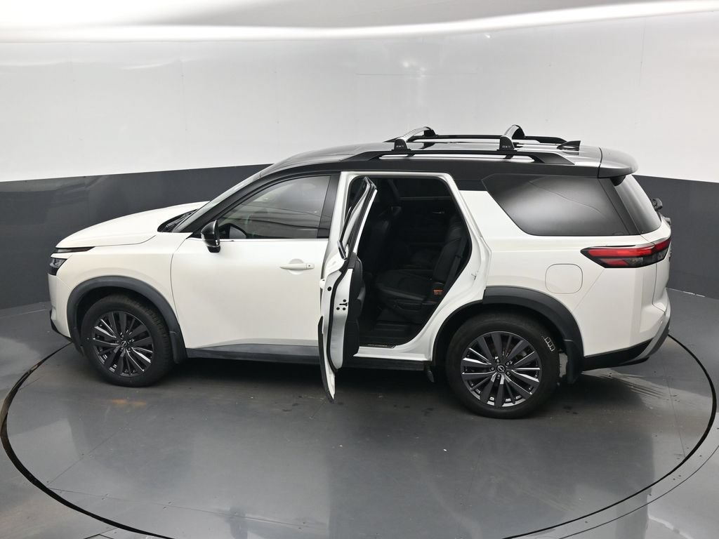 Used 2023 Nissan Pathfinder SL w/ SL Premium Package FWD image 14
